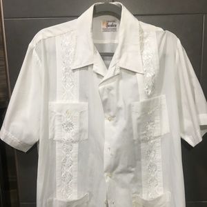 1970s Guayabera: classic summer shirt!